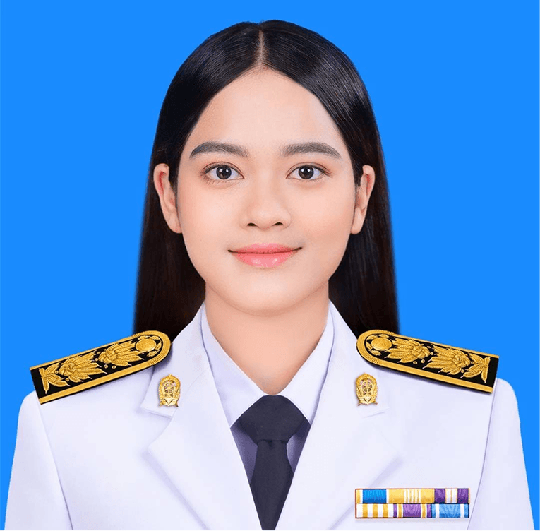 นางสาวกมลพร เพชรกาฬ